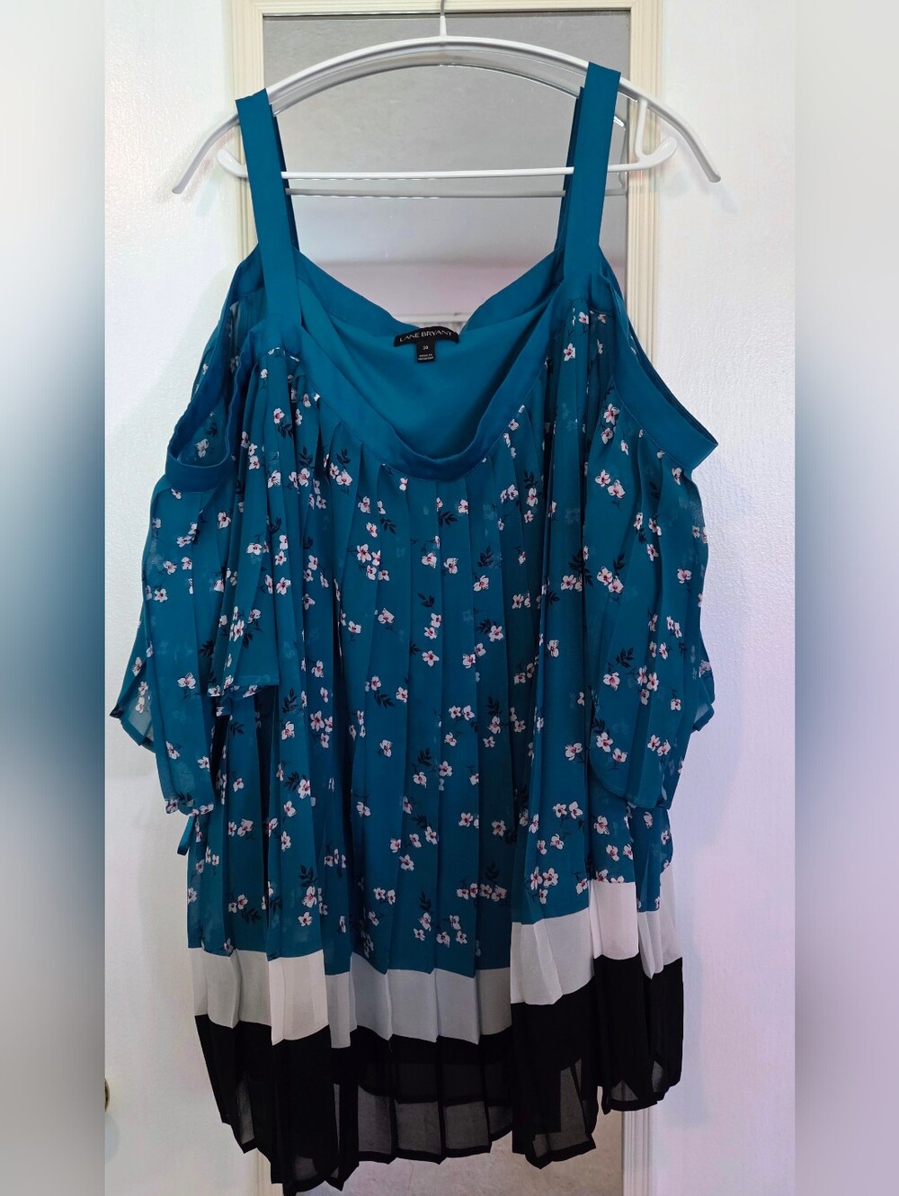 Lane Bryant Teal Floral Cold-Shoulder Pleated Top